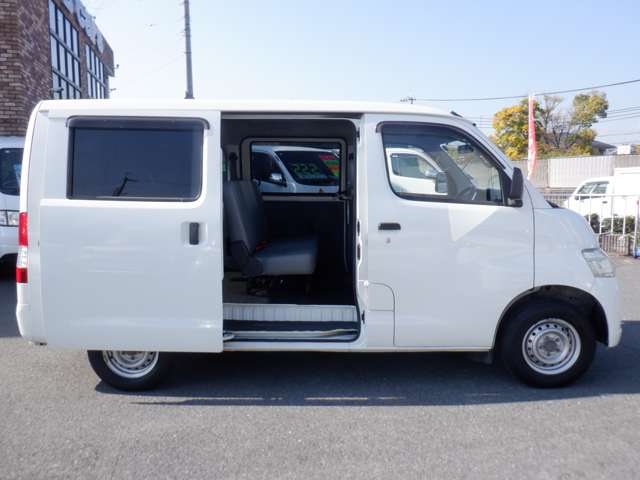 Toyota Town Ace Van 12