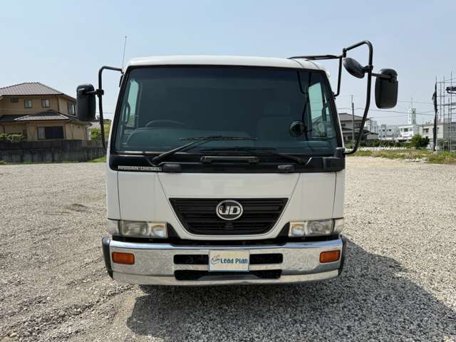 Nissan Condor 2