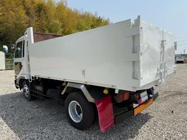 Nissan Condor 4
