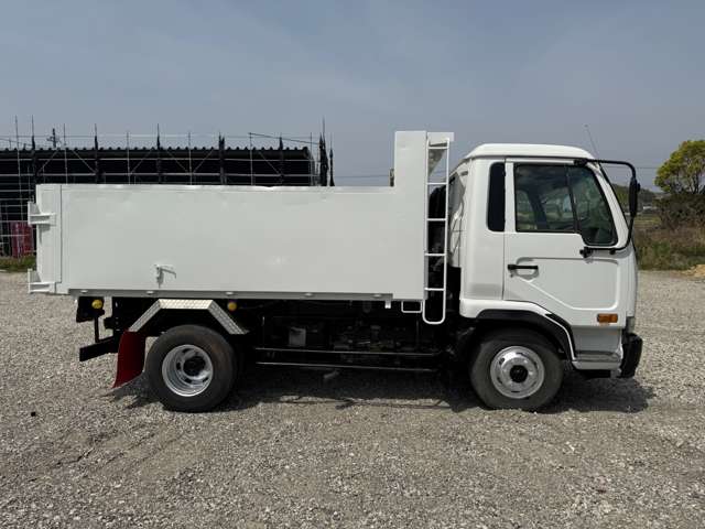 Nissan Condor 7