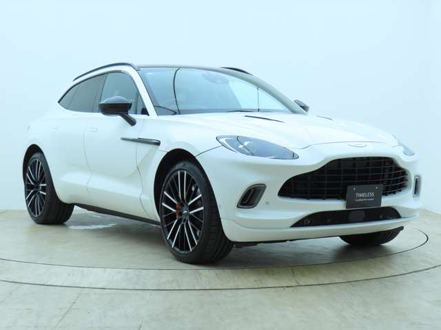 Aston Martin DBX 3