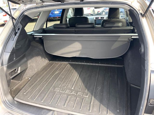 Subaru Legacy Outback 10