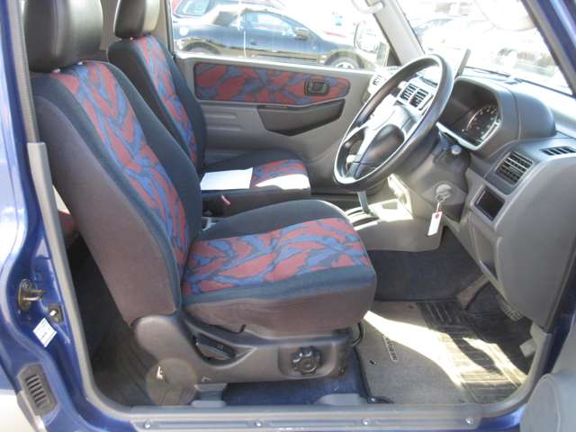 Mitsubishi Pajero Mini 11