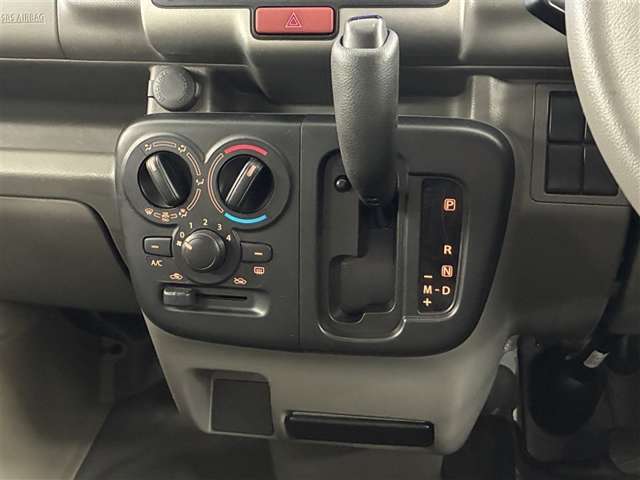 Nissan NV100 Clipper 10