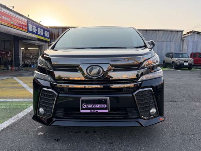 Toyota Vellfire 2