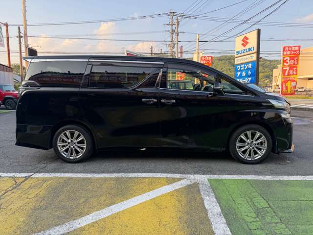 Toyota Vellfire 4