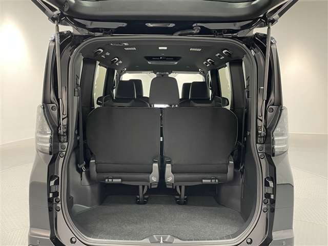 Toyota Voxy 10