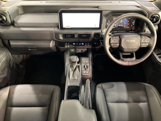 Toyota Land Cruiser FJ 2