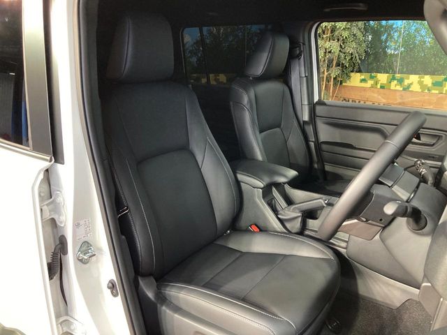 Toyota Land Cruiser FJ 8