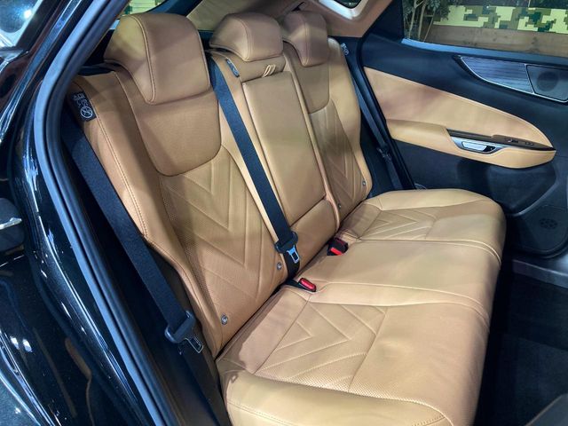 Lexus NX 10