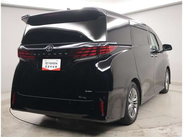 Toyota Alphard 3