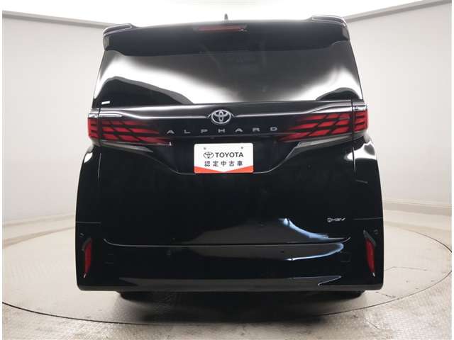 Toyota Alphard 4