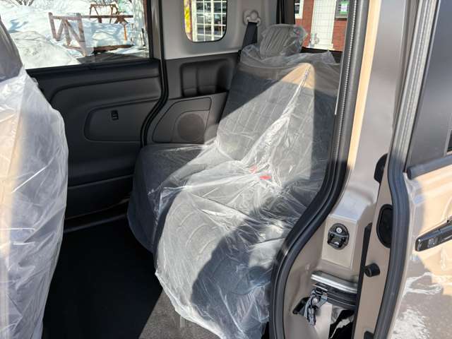 Mitsubishi Delica Mini 11