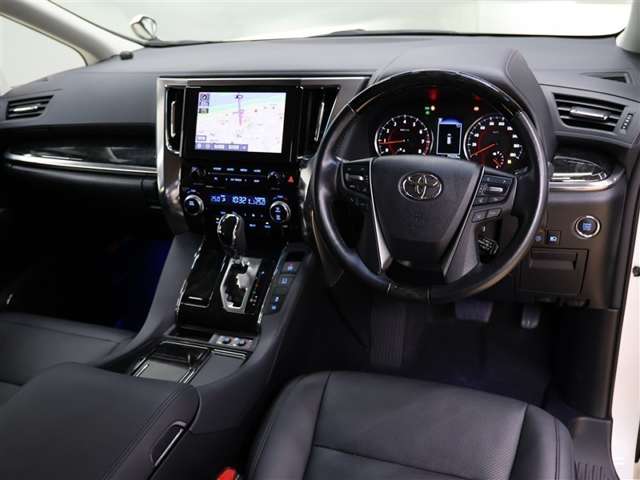 Toyota Alphard 8