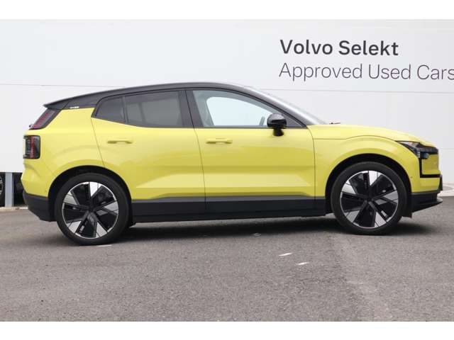 Volvo EX30 5