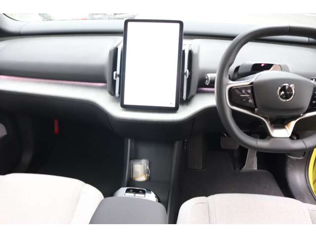 Volvo EX30 6