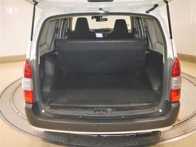 Toyota Succeed Van 8