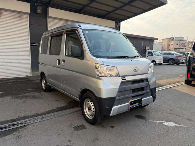 Daihatsu Hijet Cargo 3