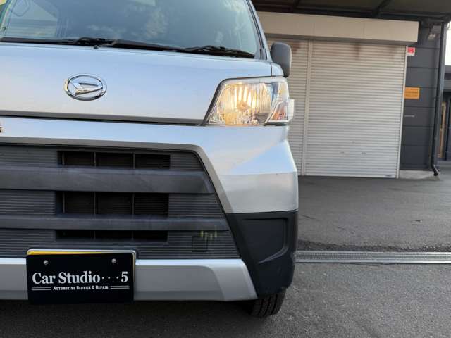 Daihatsu Hijet Cargo 4