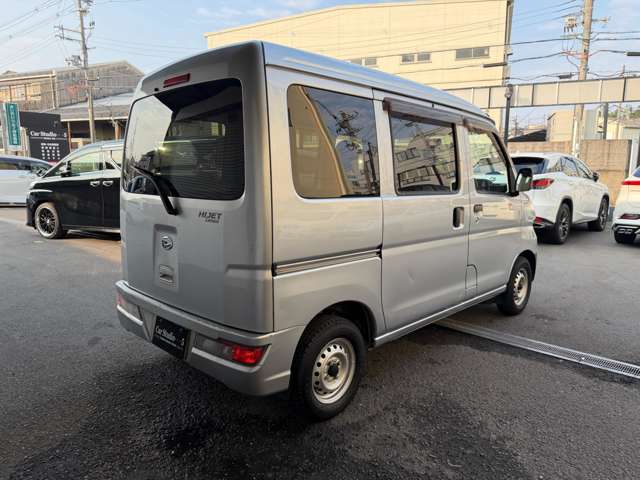 Daihatsu Hijet Cargo 7