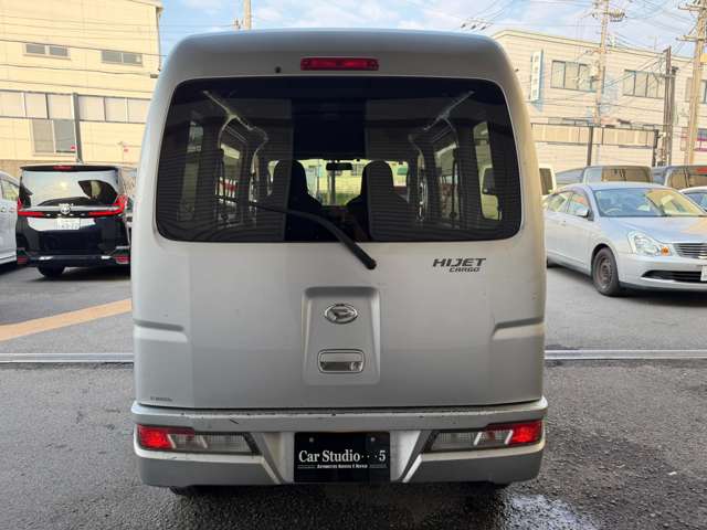 Daihatsu Hijet Cargo 8