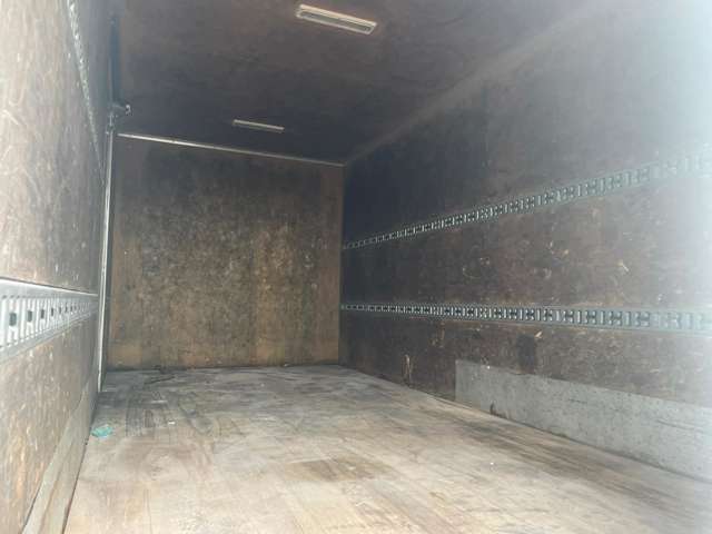 Mitsubishi Fuso Canter 9