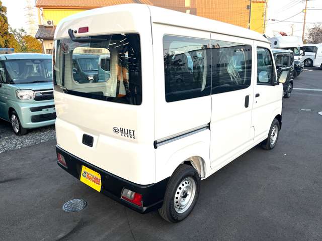Daihatsu Hijet Cargo 9