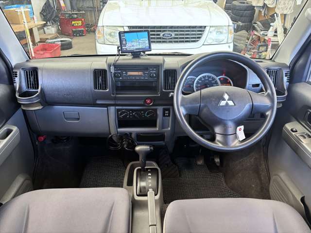 Mitsubishi Minicab Van 9