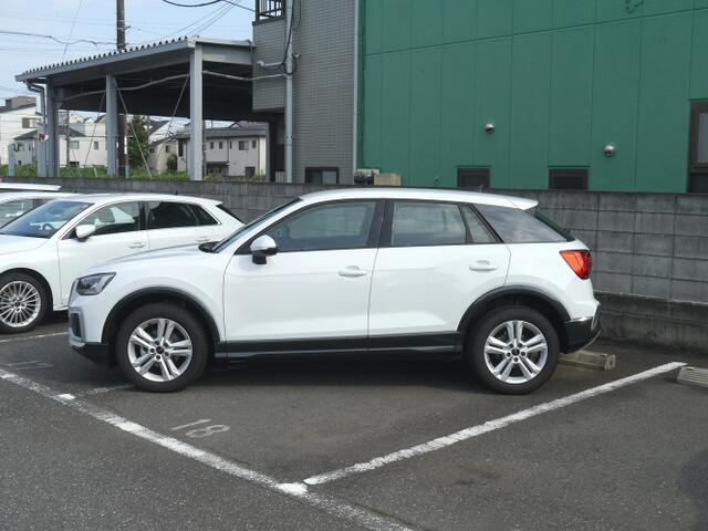 Audi Q2 3