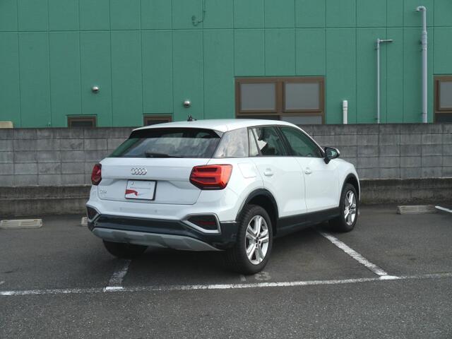 Audi Q2 4