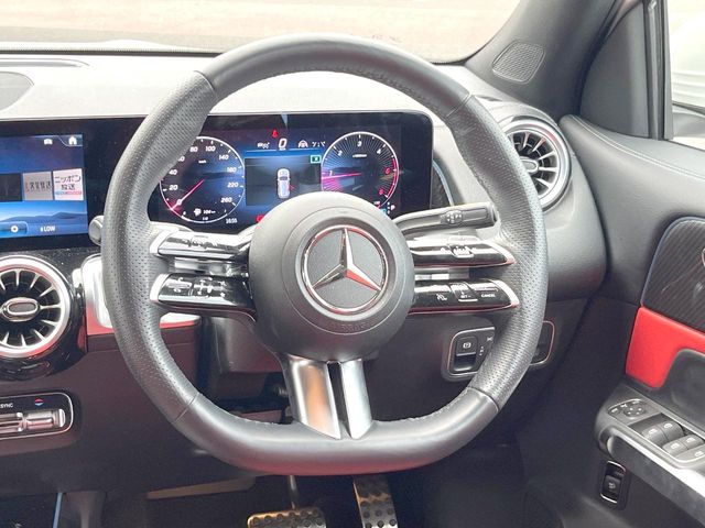 Mercedes-Benz GLB 12