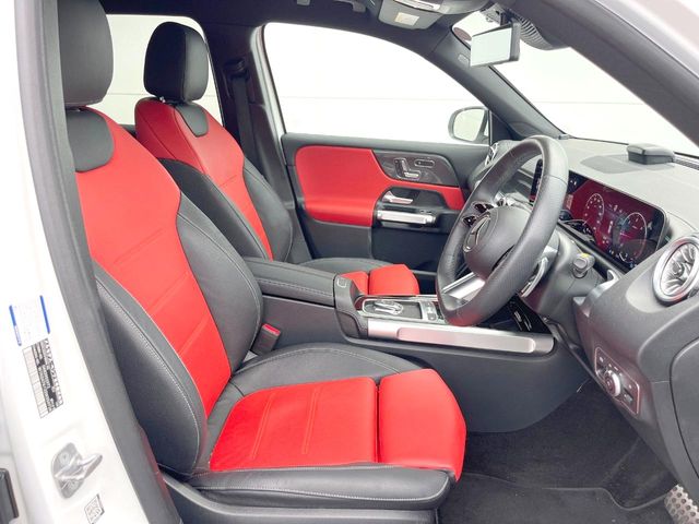 Mercedes-Benz GLB 8
