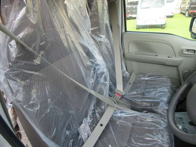 Nissan NV100 Clipper 6