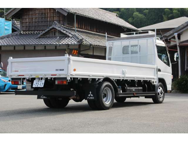 Mitsubishi Fuso Canter 7