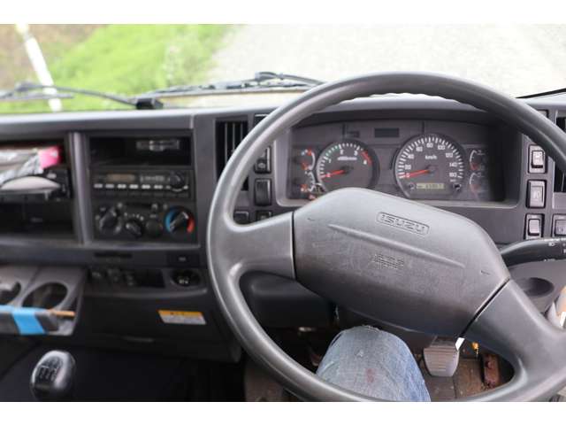 Isuzu Forward 11