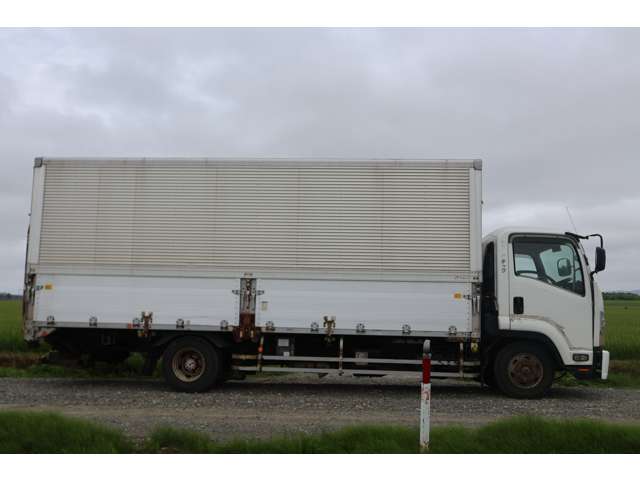 Isuzu Forward 9