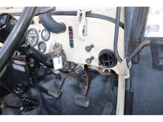 Mitsubishi Jeep 12