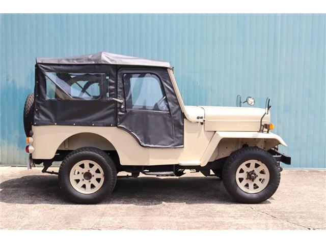 Mitsubishi Jeep 4