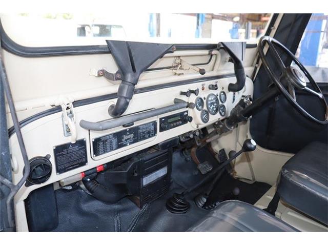 Mitsubishi Jeep 8