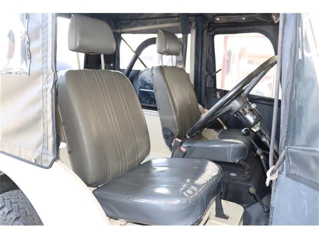 Mitsubishi Jeep 9