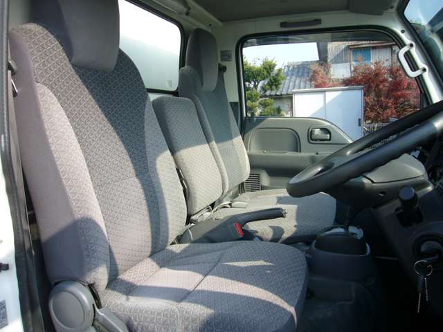 Isuzu Elf 12