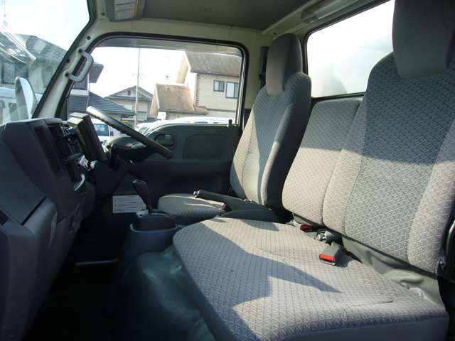 Isuzu Elf 4