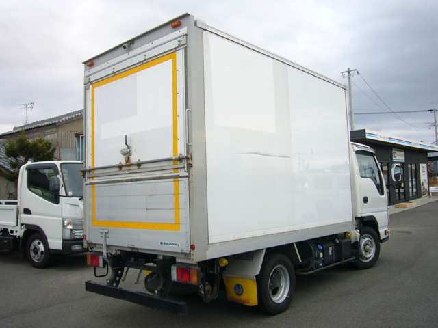 Isuzu Elf 6