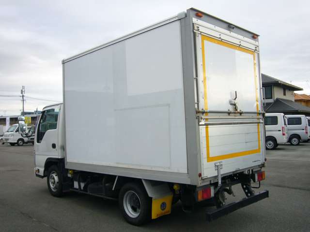 Isuzu Elf 7
