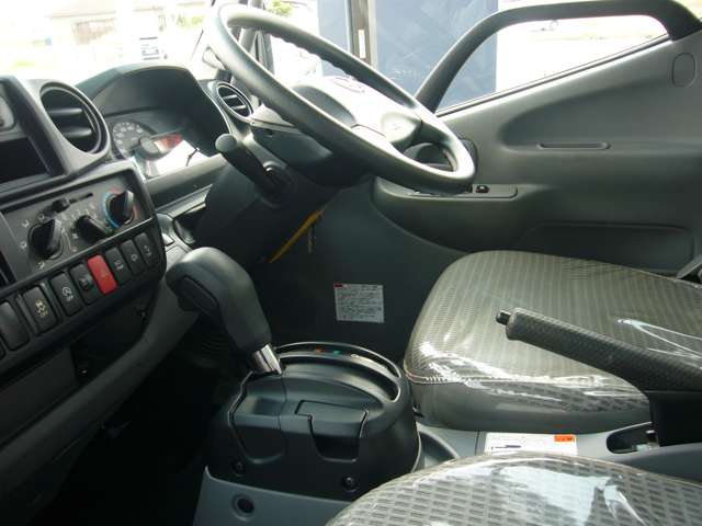 Hino Dutro 5