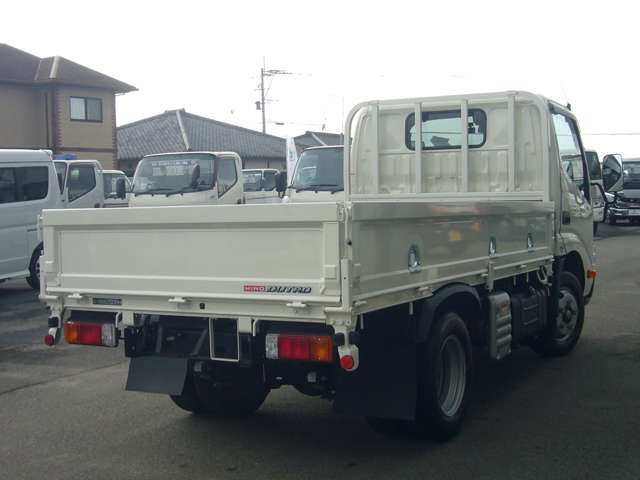 Hino Dutro 7