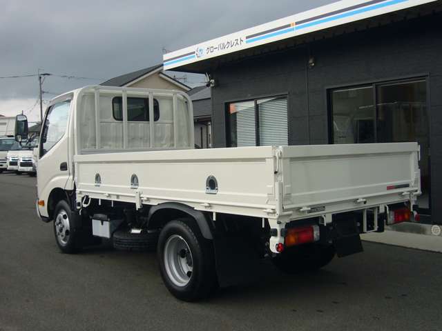 Hino Dutro 8