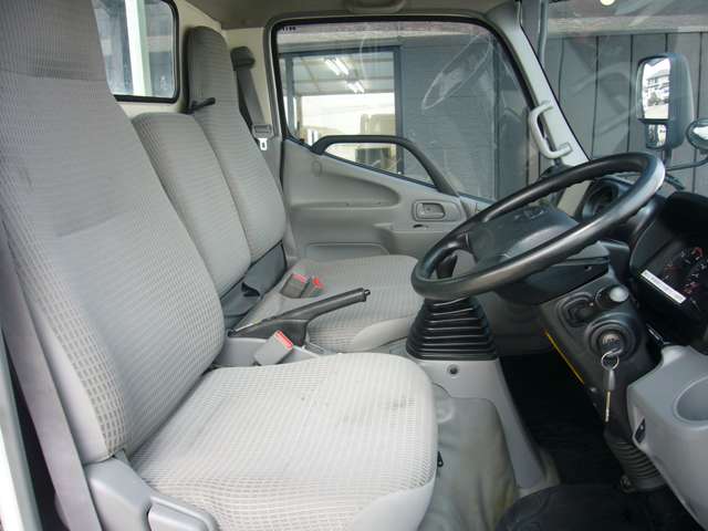Hino Dutro 12