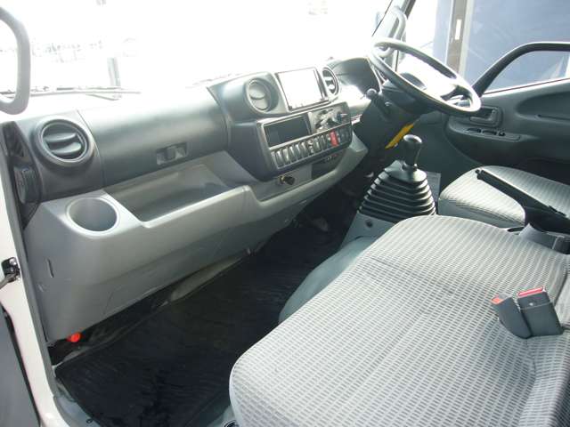 Hino Dutro 3
