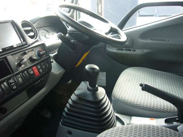 Hino Dutro 5